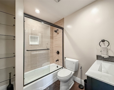 5960 Balcom - Photo Thumbnail 20
