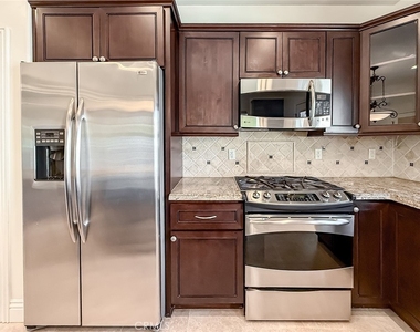5960 Balcom - Photo Thumbnail 15