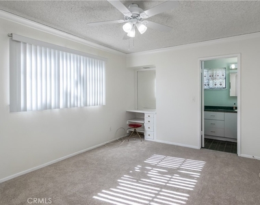 11543 Swinton - Photo Thumbnail 16