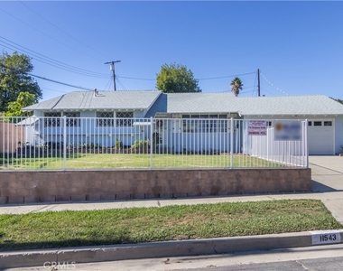 11543 Swinton - Photo Thumbnail 1