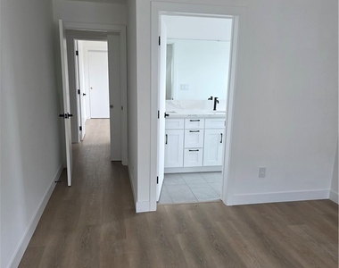 14169 Calvert - Photo Thumbnail 15