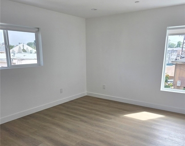 14169 Calvert - Photo Thumbnail 12