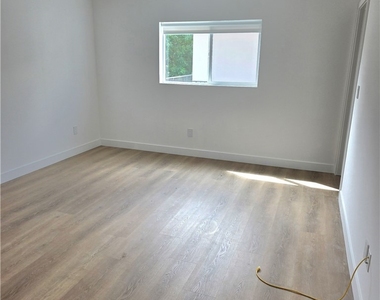 14169 Calvert - Photo Thumbnail 9