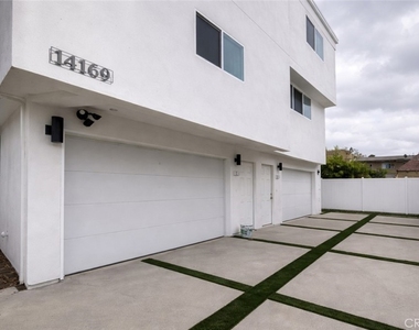 14169 Calvert - Photo Thumbnail 1