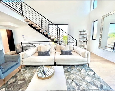 11326 Victory Blvd - Photo Thumbnail 1