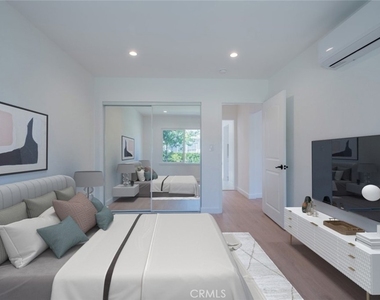 14418 Martha Street - Photo Thumbnail 3