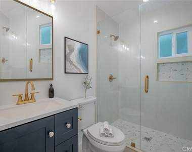 14418 Martha Street - Photo Thumbnail 10