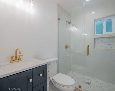 14418 Martha Street - Photo Thumbnail 16