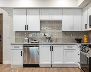 1303 S Orange Grove Avenue - Photo Thumbnail 3