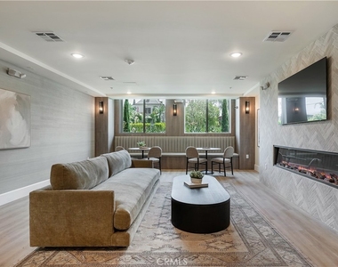 1303 S Orange Grove Avenue - Photo Thumbnail 21