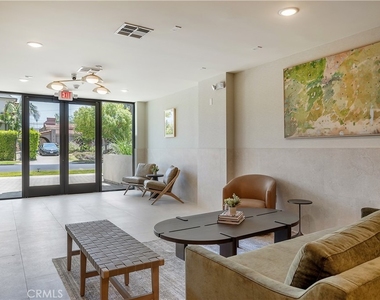 1303 S Orange Grove Avenue - Photo Thumbnail 14
