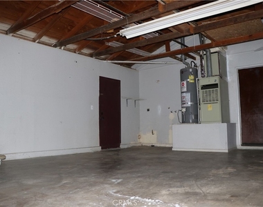 7864 Newhall Avenue - Photo Thumbnail 15