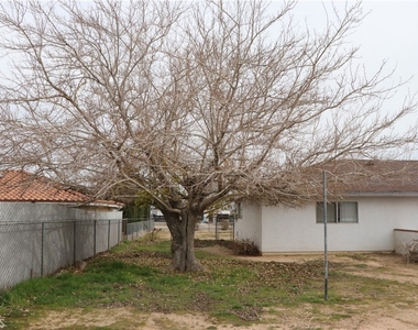 7864 Newhall Avenue - Photo Thumbnail 14