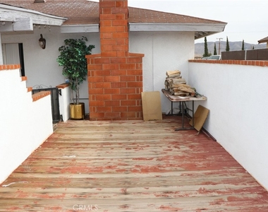 7864 Newhall Avenue - Photo Thumbnail 10