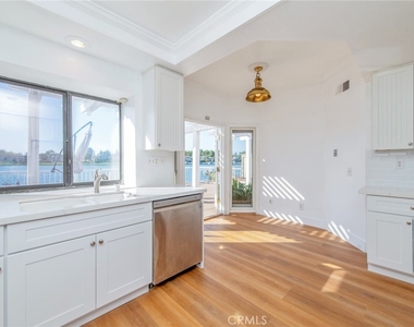76 Fairlake - Photo Thumbnail 13