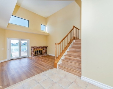 76 Fairlake - Photo Thumbnail 17
