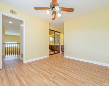76 Fairlake - Photo Thumbnail 21