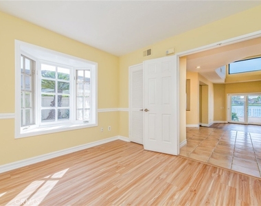 76 Fairlake - Photo Thumbnail 9