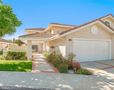 76 Fairlake - Photo Thumbnail 1