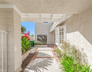 76 Fairlake - Photo Thumbnail 2