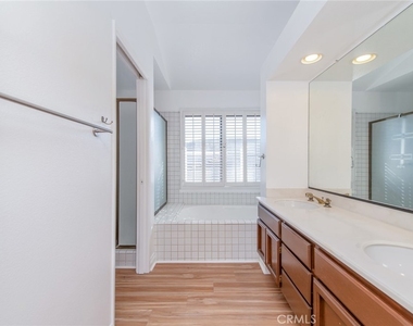 76 Fairlake - Photo Thumbnail 30