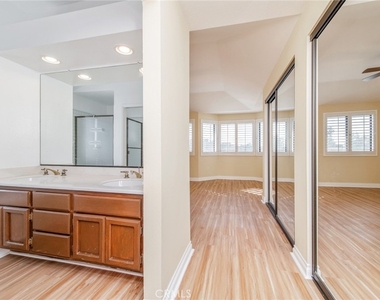 76 Fairlake - Photo Thumbnail 28
