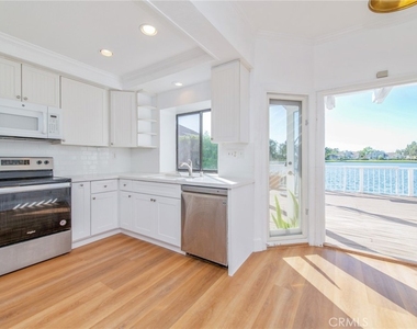 76 Fairlake - Photo Thumbnail 14
