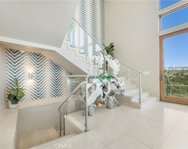 875 Avenida Salvador - Photo Thumbnail 2