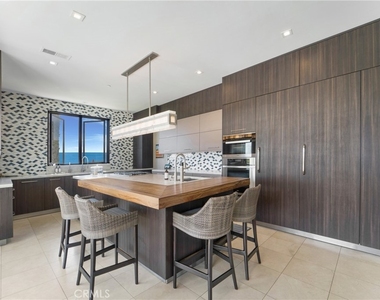 875 Avenida Salvador - Photo Thumbnail 12