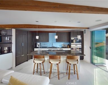 2680 Victoria Drive - Photo Thumbnail 6