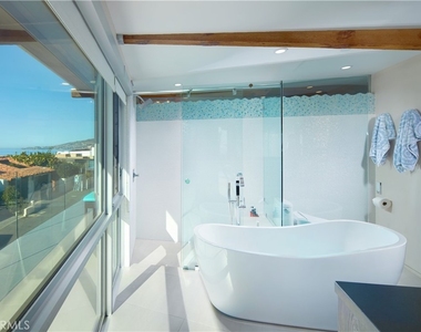 2680 Victoria Drive - Photo Thumbnail 13
