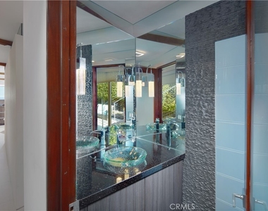 2680 Victoria Drive - Photo Thumbnail 18