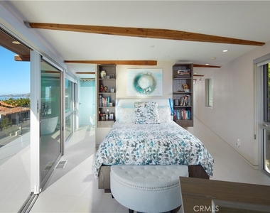 2680 Victoria Drive - Photo Thumbnail 12