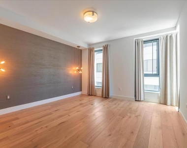 1450 Franklin Street - Photo Thumbnail 8