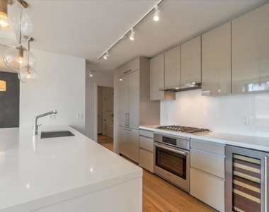 1450 Franklin Street - Photo Thumbnail 5