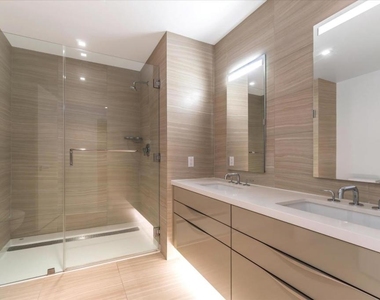 1450 Franklin Street - Photo Thumbnail 9