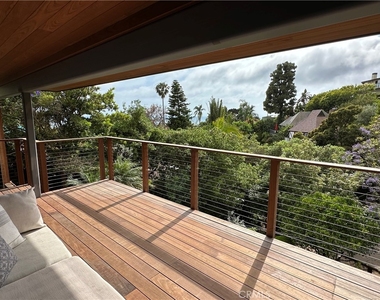 843 La Vista Drive - Photo Thumbnail 15