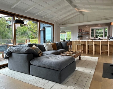 843 La Vista Drive - Photo Thumbnail 3
