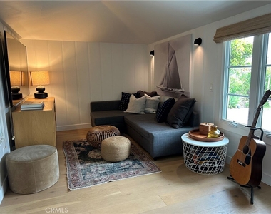 843 La Vista Drive - Photo Thumbnail 13