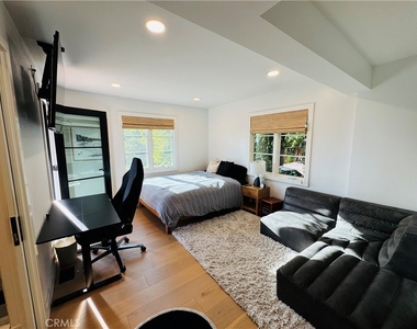 843 La Vista Drive - Photo Thumbnail 34