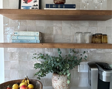 843 La Vista Drive - Photo Thumbnail 7