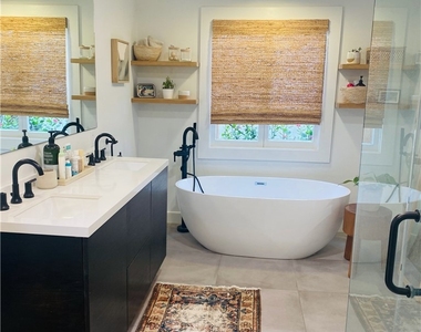 843 La Vista Drive - Photo Thumbnail 11