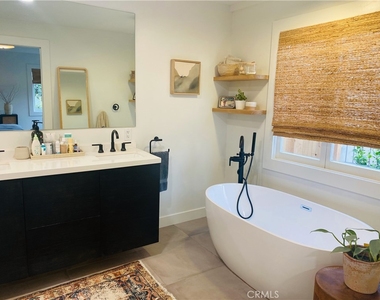 843 La Vista Drive - Photo Thumbnail 12