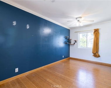 1227 E 1st - Photo Thumbnail 5
