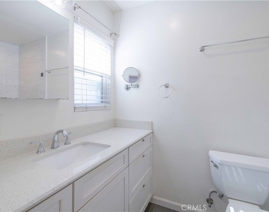 1227 E 1st - Photo Thumbnail 10