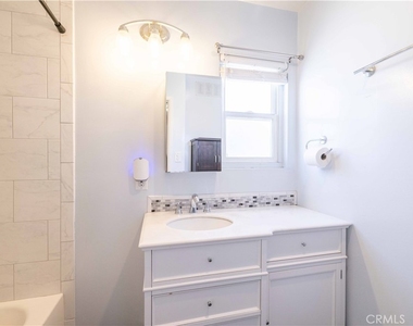 1227 E 1st - Photo Thumbnail 12