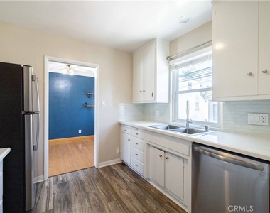 1227 E 1st - Photo Thumbnail 1