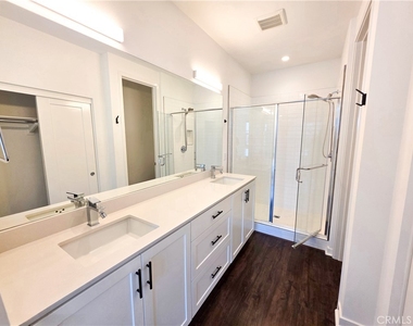 164 Placemark - Photo Thumbnail 12