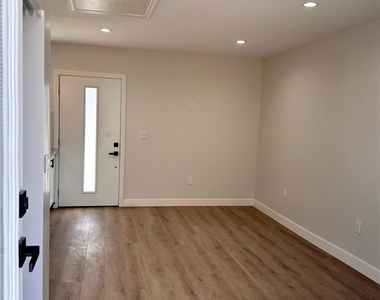 4125 Cutler Avenue - Photo Thumbnail 7