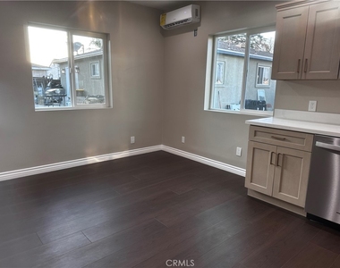 1564 W Phillips Boulevard - Photo Thumbnail 9